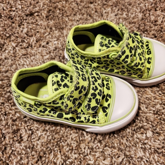 green cheetah vans